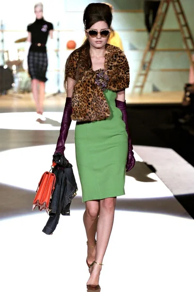 Look 18